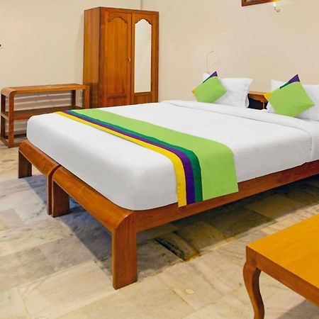 Treebo Kumily Gate Thekkady, Periyar National Park Hotel Bagian luar foto