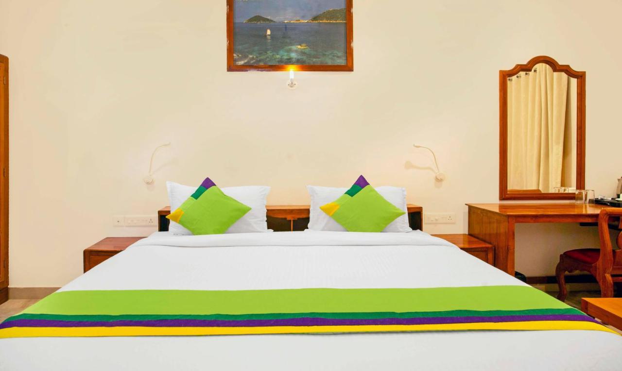 Treebo Kumily Gate Thekkady, Periyar National Park Hotel Bagian luar foto