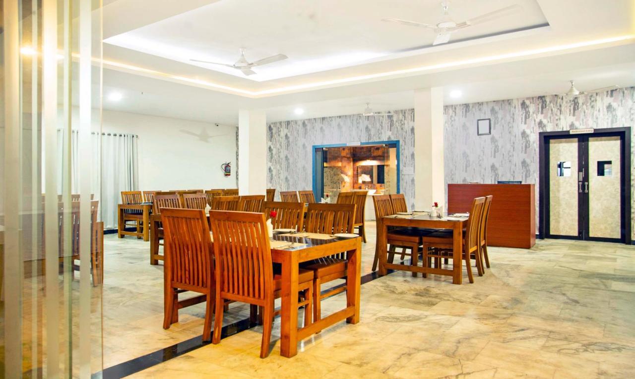 Treebo Kumily Gate Thekkady, Periyar National Park Hotel Bagian luar foto