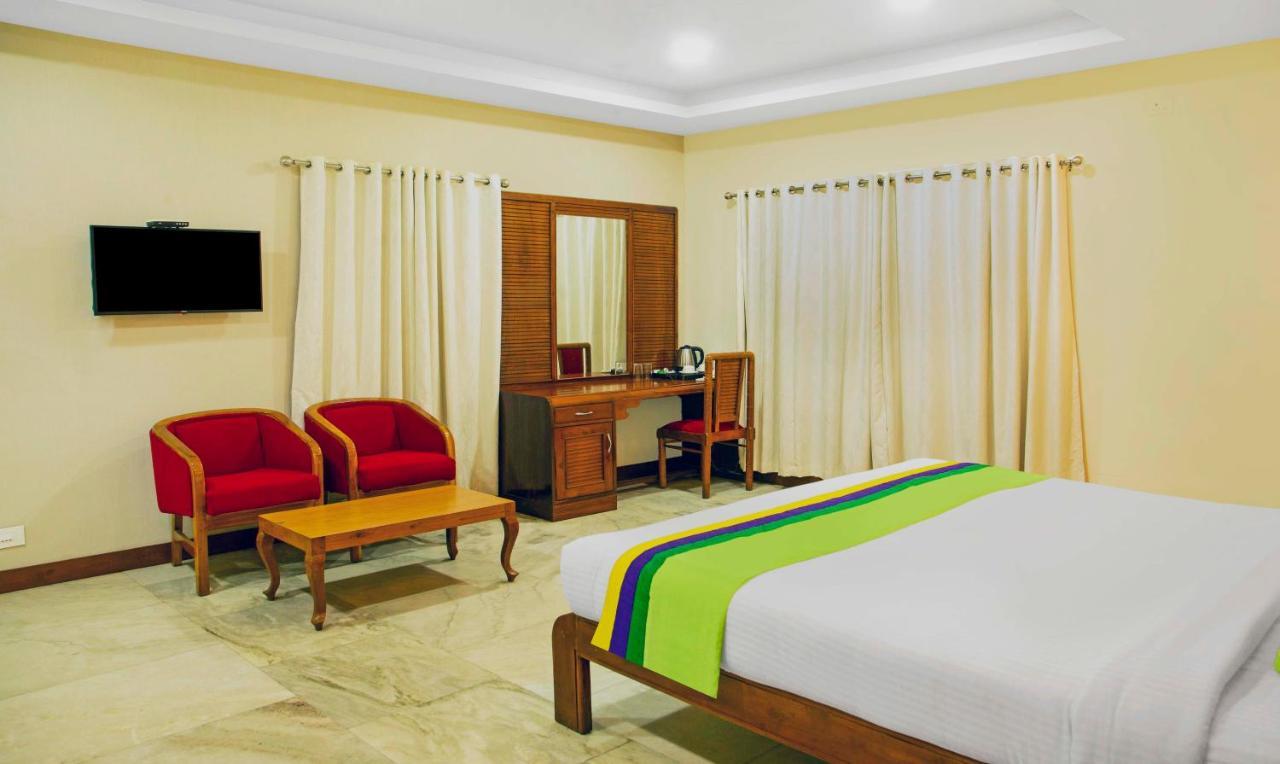 Treebo Kumily Gate Thekkady, Periyar National Park Hotel Bagian luar foto