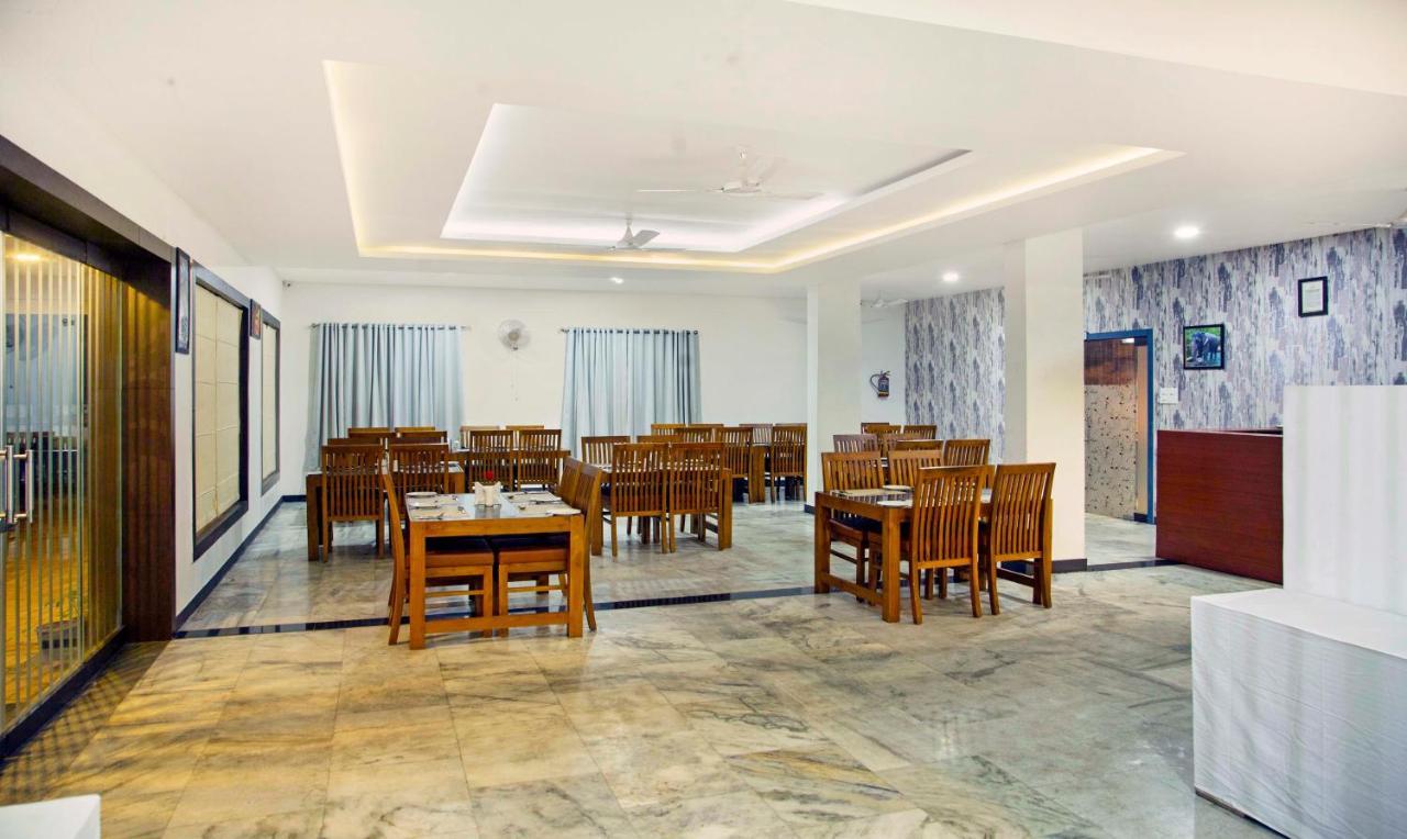 Treebo Kumily Gate Thekkady, Periyar National Park Hotel Bagian luar foto