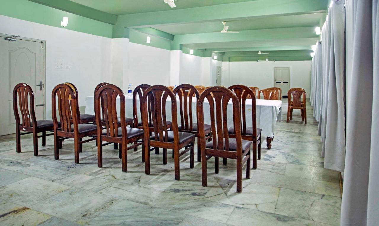 Treebo Kumily Gate Thekkady, Periyar National Park Hotel Bagian luar foto
