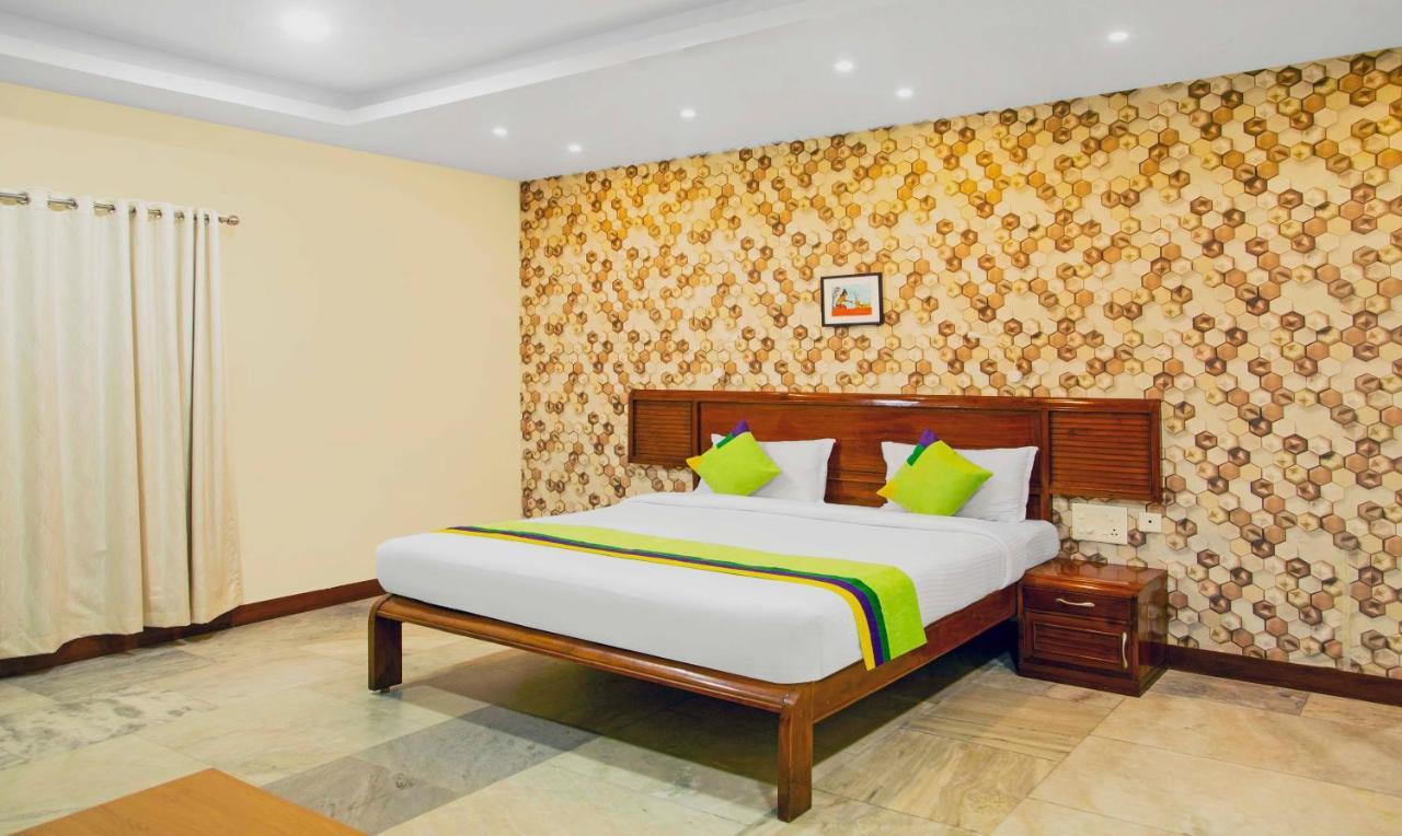 Treebo Kumily Gate Thekkady, Periyar National Park Hotel Bagian luar foto